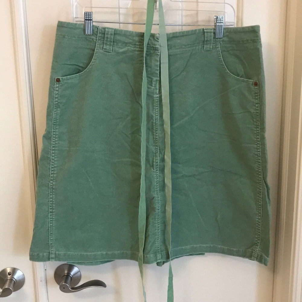 🔥Anthropologie Louie green corduroy skirt 14